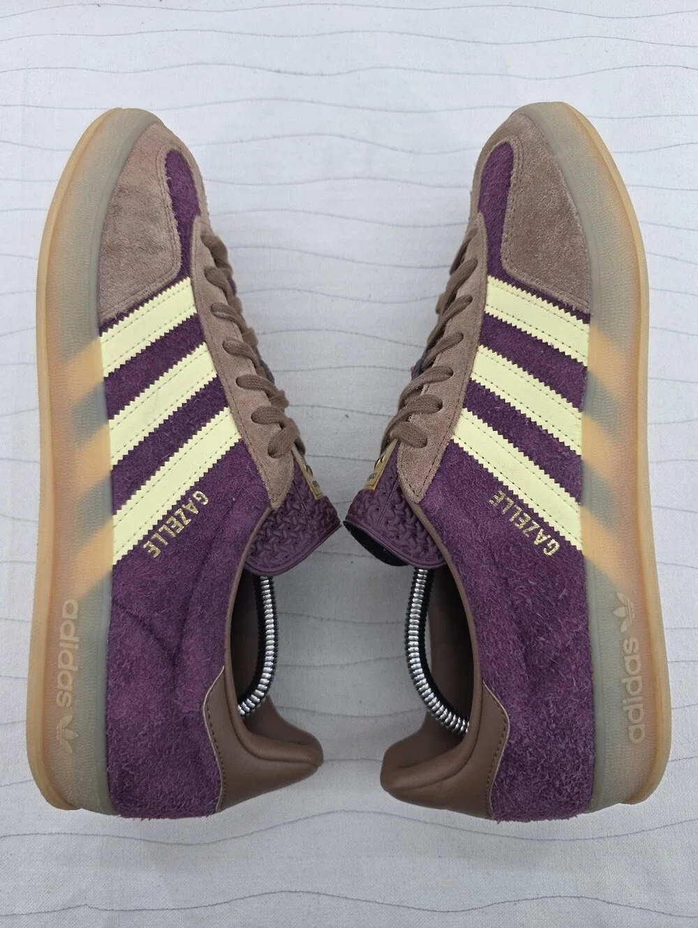 Adidas Mens Gazelle Indoor Maroon Almost Yellow Brown Sneakers JI0324 Size 10.5